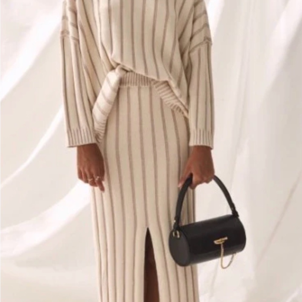 Sancia knit skirt and jumper set, elegant and comfortable!!